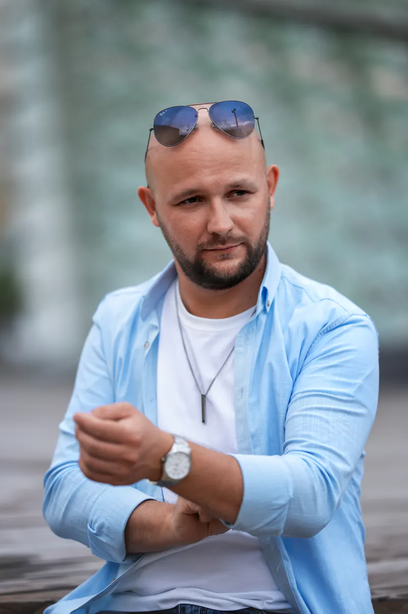 Męski portret - smart casual, sesja GOYKA